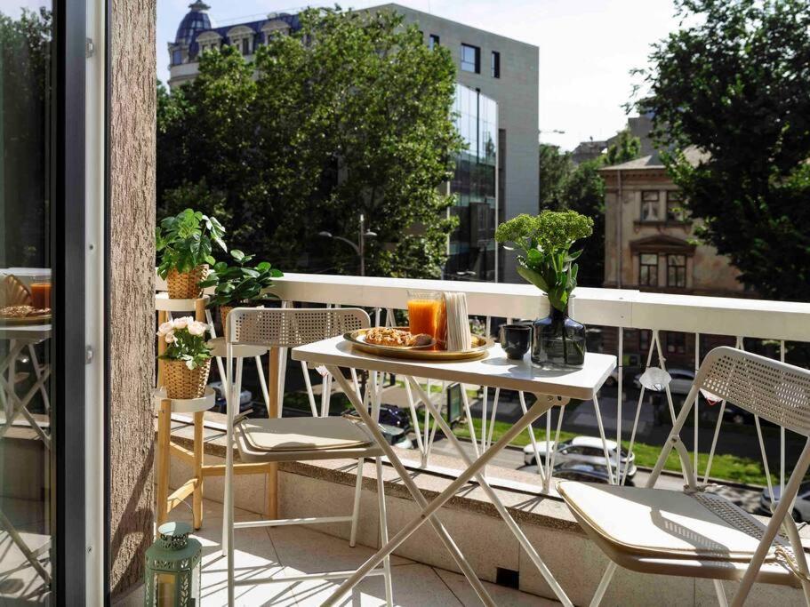 Bright 2Br Apartment - Top Location - City Balcony Bucharest Exterior photo